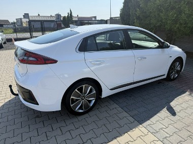Hyundai Ioniq-1