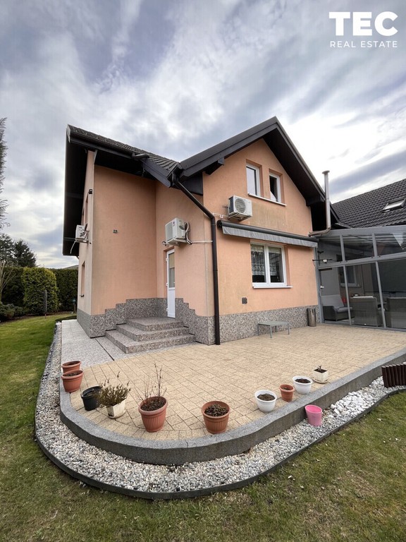 Dom 220 m² | Garaż 2-stan. | Działka 18 ar l - Widok 3