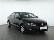 Volkswagen Jetta VI , Salon Polska, Klima, Tempomat, Parktronic