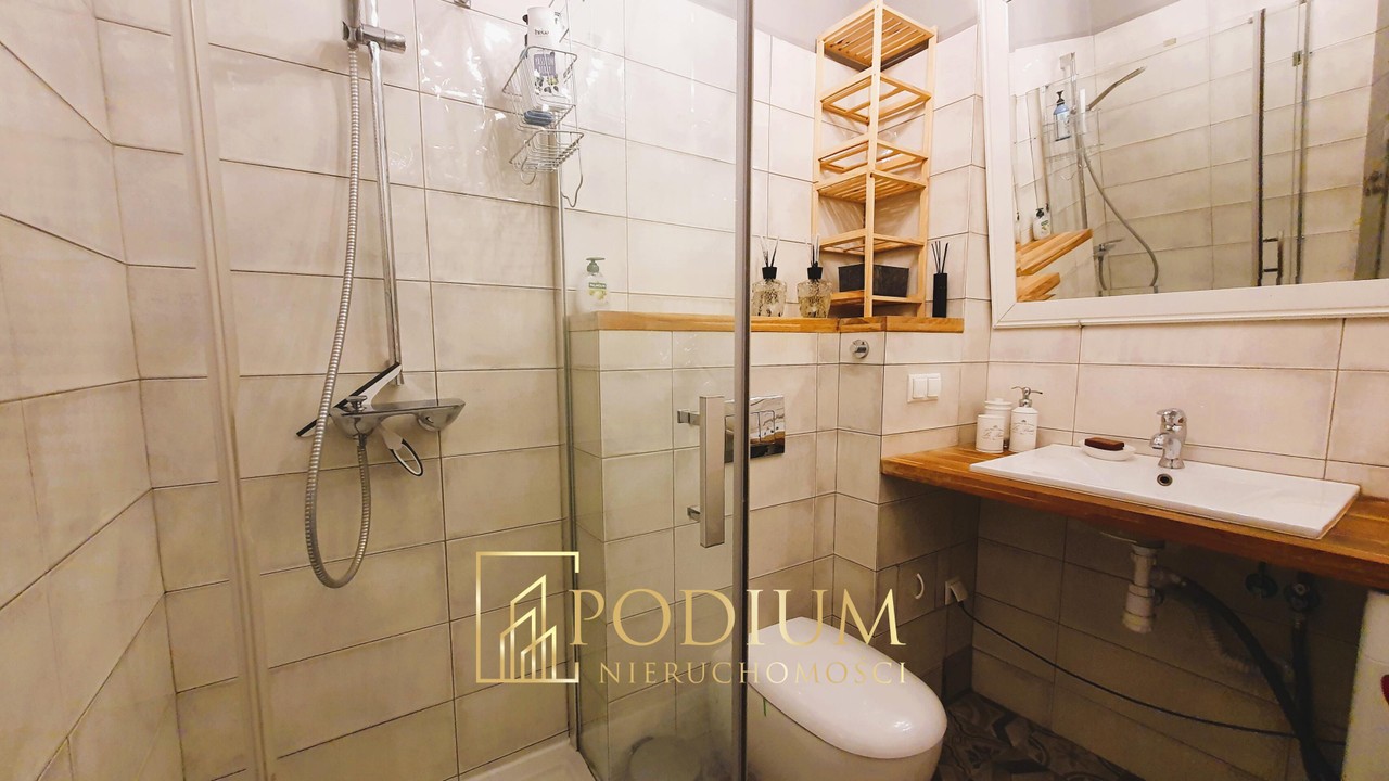 Gustowny apartament / balkon / widok na Sky Tower - Więcej