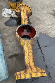 Liebherr L544 - obudowa mostu osi-3