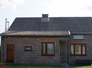 Dom Karolew-1