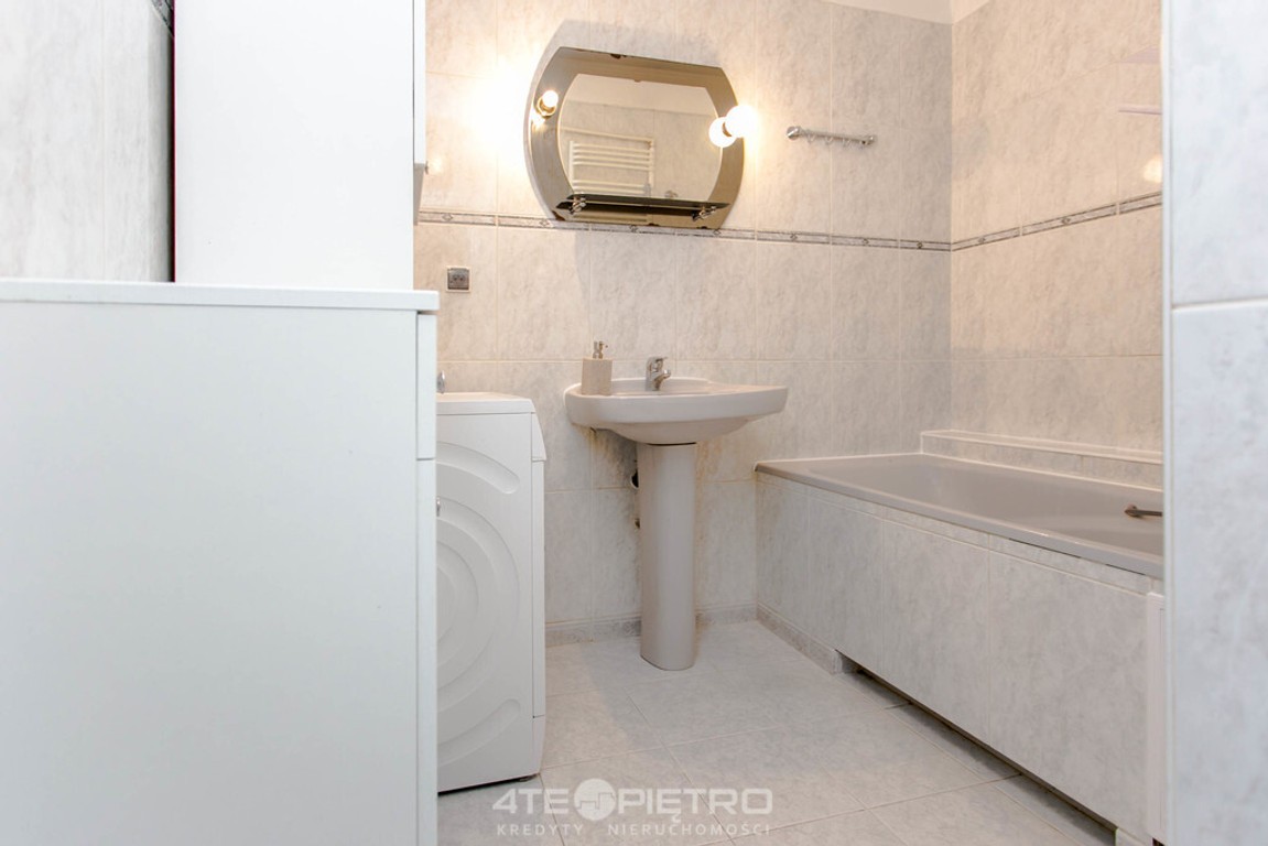 Ułanów | 3 pokoje | 75 m² | parking | od sierpnia - Więcej