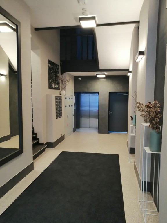 Funkcjonalne biuro w centrum - Widok 2