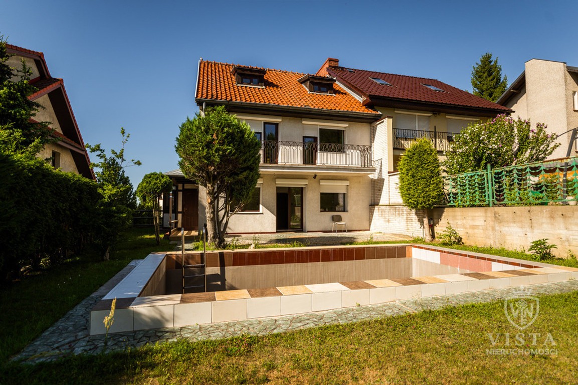 Komfortowy dom z basenem – Podjuchy