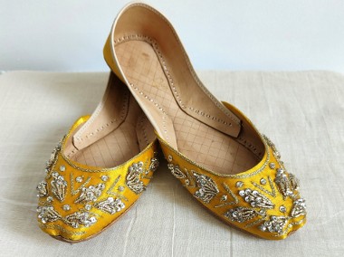 Indyjskie buty baleriny  khussa 38 zdobione orient boho księżniczka żółte satyna-1