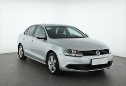 Volkswagen Jetta VI , Salon Polska, Tempomat, Parktronic,ALU