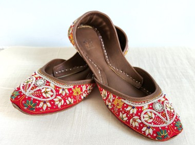 Indyjskie buty baleriny  khussa 37 38 zdobione orient boho księżniczka czerwone-1