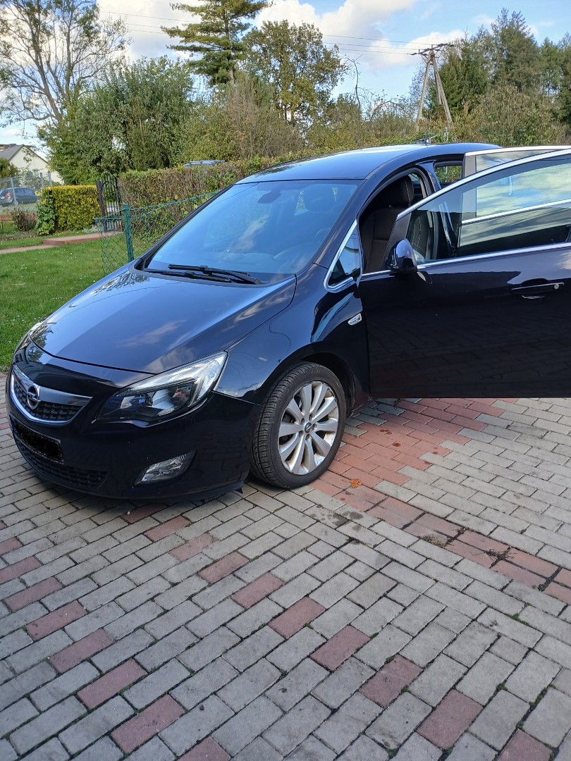 Opel Astra J TURBO 2010 rok ,1400cm³ 140KM piękna