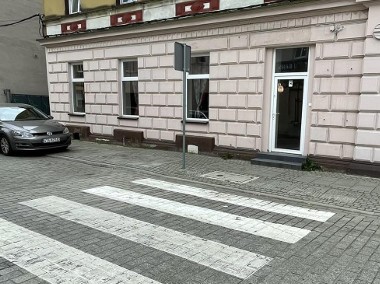 Atrakcyjny lokal w samym centrum, niezależne wejście-1