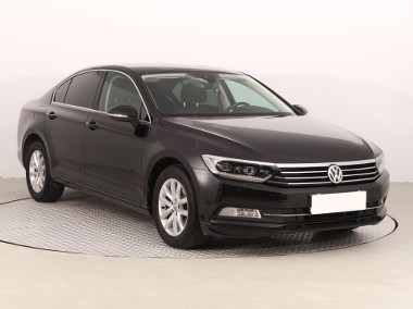 Volkswagen Passat B8 , Salon Polska, Serwis ASO, Navi, Xenon, Bi-Xenon,-1