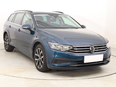 Volkswagen Passat B8 , Salon Polska, Serwis ASO, Klimatronic, Tempomat, Parktronic-1
