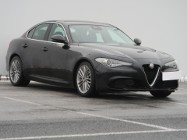 Alfa Romeo Giulia , Salon Polska, Serwis ASO, Automat, Skóra, Navi, Xenon,