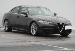 Alfa Romeo Giulia , Salon Polska, Serwis ASO, Automat, Skóra, Navi, Xenon,