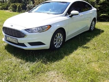 Ford Fusion model 2017-1