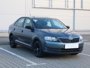 Skoda Rapid , Salon Polska, Klima, Parktronic