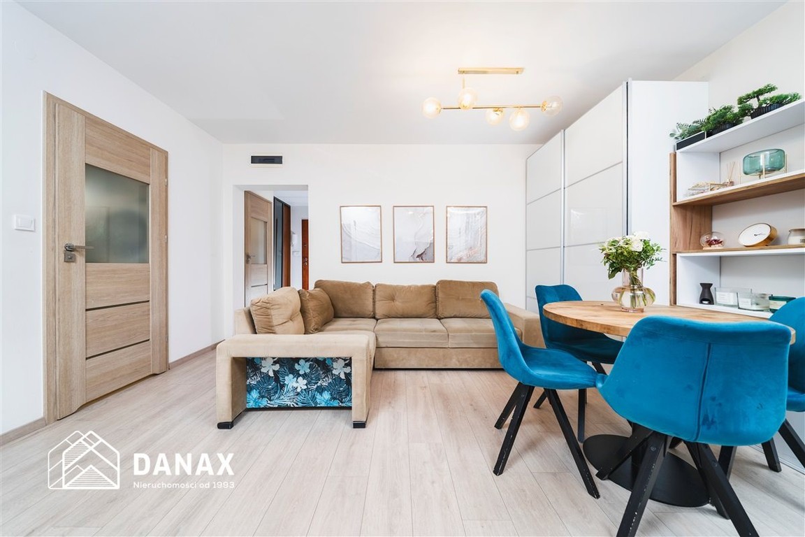 2-3 pokojowe, duży balkon, komórki, parking – pohled 3