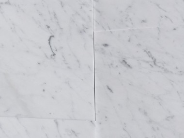 Płytki marmurowe Carrara Bianco pasy 1 cm poler-1