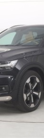 Volvo XC40 , Salon Polska, Serwis ASO, 190 KM, Automat, Skóra, Navi,-3