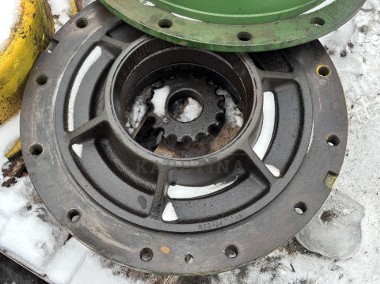 John Deere 8345 Piasta Zwolnica R334387 R239246-1