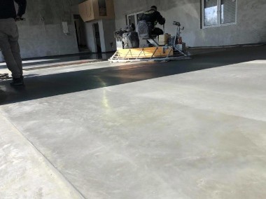 Posadzki przemysłowe zacierane beton miotełkowany kucie betonu prace ziemne-1