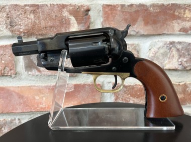 Rewolwer czarnoprochowy Remington 1858 Snubnose RGA44-2