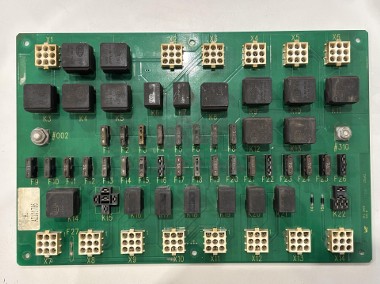 John Deere AZ101786 Płyta Elektroniczna Elektryczna Sterująca Bezpieczniki Przekaźniki-1