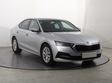 Skoda Octavia IV , Salon Polska, Klimatronic, Tempomat, Parktronic-1