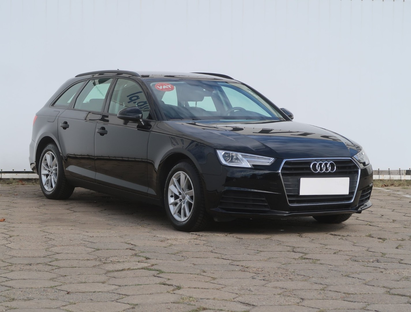 Audi A4 B9 , Serwis ASO, Automat, VAT 23%, Navi, Xenon, Bi-Xenon,