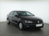 Volkswagen Jetta VI , Salon Polska, Skóra, Navi, Xenon, Bi-Xenon, Klimatronic,