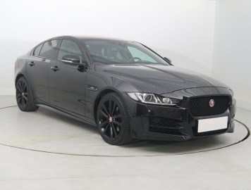 Jaguar XE I , 180 KM, Automat, Skóra, Navi, Xenon, Bi-Xenon, Klimatronic,