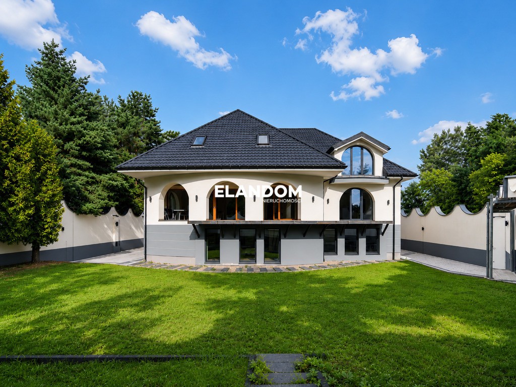 Prywatna rezydencja 600m² i działka 1839m², winda