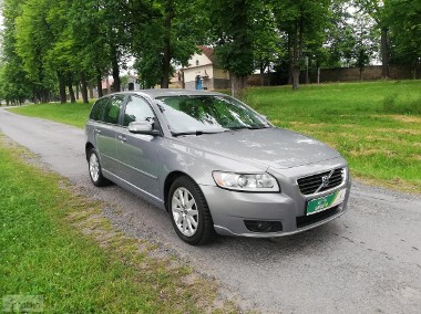 Volvo V50 II 1.6D Momentum-1