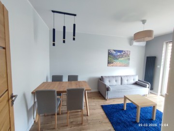 [REZERWACJA] Ursus, 2 pokoje z klimatyzacją, osobna kuchnia, łazienka, garaż - 43m2