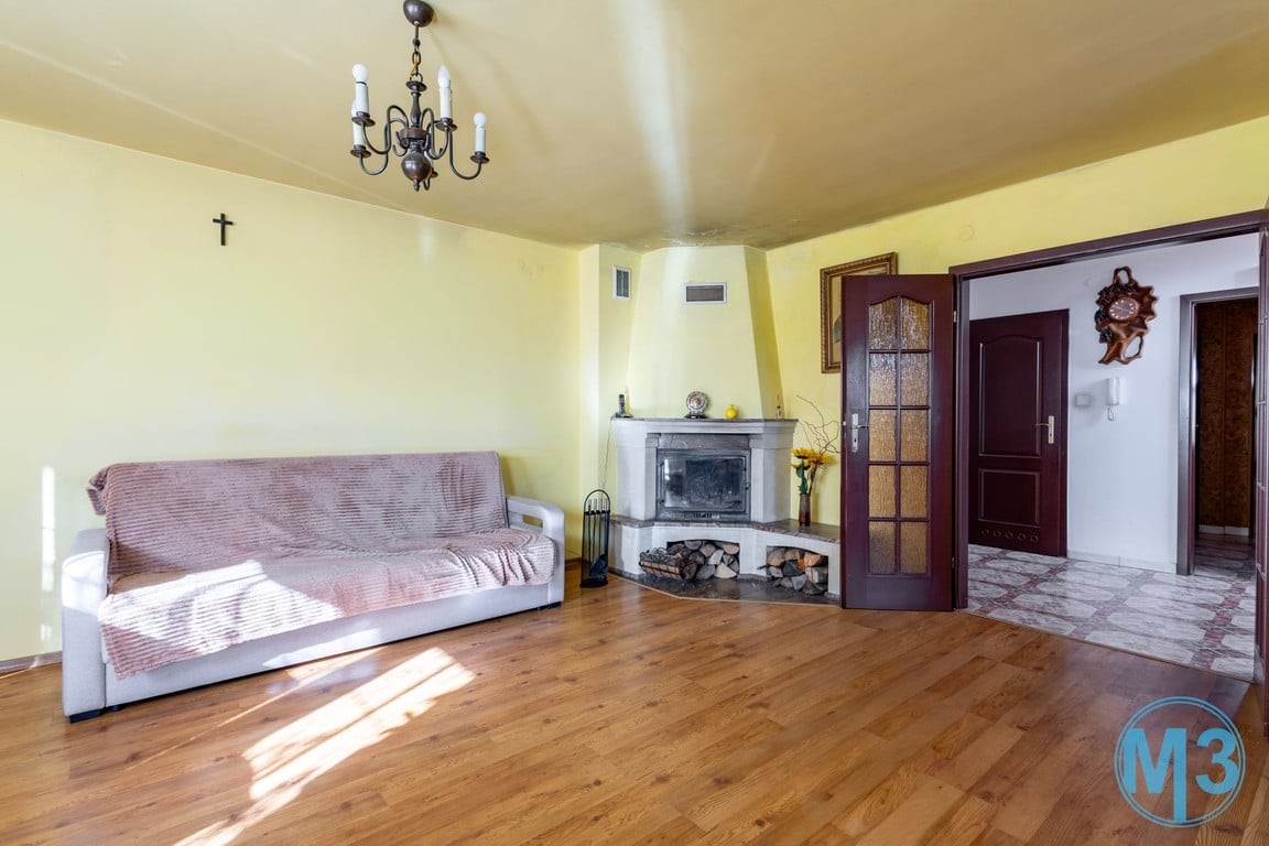 Wałowa | Narożny dom 148 m², 5 sypialni, kominek i 6,3 ara!