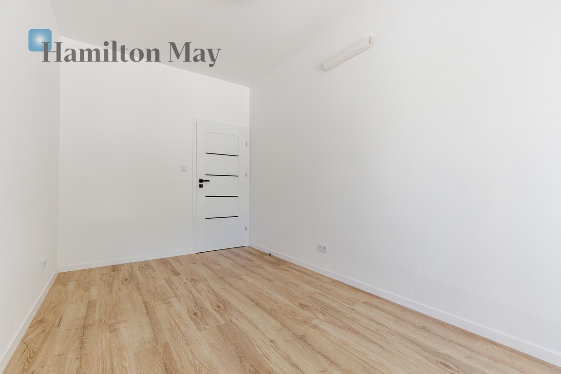 Jasny apartament z balkonem i widokiem na zieleń - Więcej