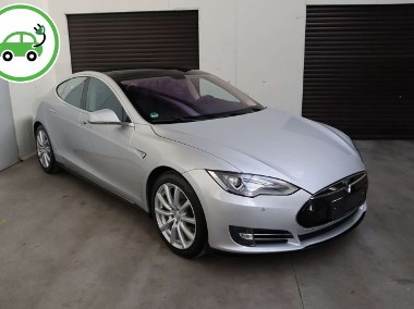 Tesla Model S-1