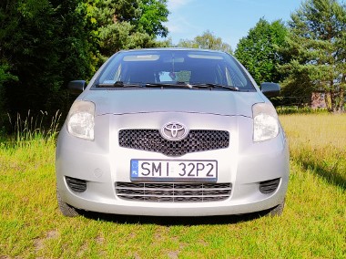 Toyota Yaris 1,3 srebrna, 5 drzwi, 2007-1
