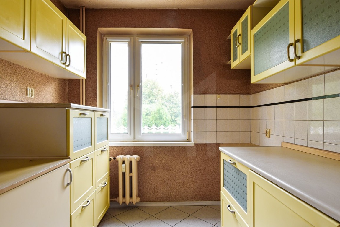 3 pokojowe mieszkanie w niskim bloku z piwnicą