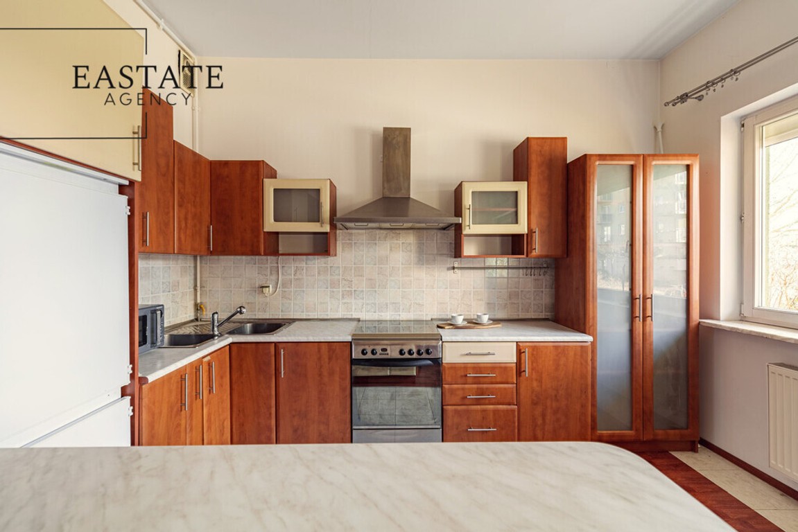 Przestronne | Wysokie 3,1m | 2 pokoje | metro | las – pohled 3
