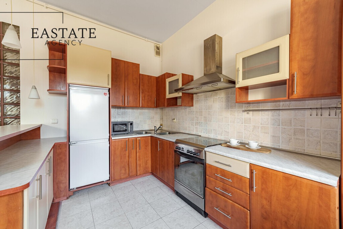 Przestronne | Wysokie 3,1m | 2 pokoje | metro | las – pohled 4