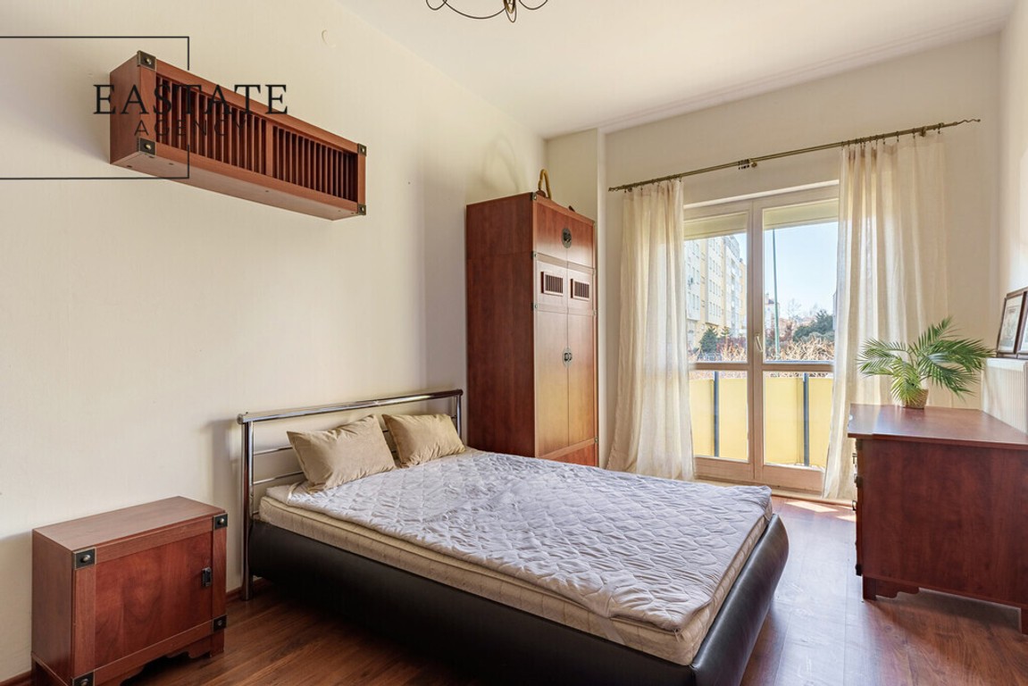 Przestronne | Wysokie 3,1m | 2 pokoje | metro | las – další