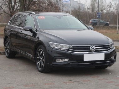 Volkswagen Passat B8 , Salon Polska, 1. Właściciel, VAT 23%, Navi, Klimatronic,-1