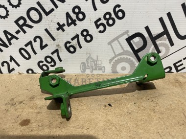 John Deere 6068 - uchwyt miarki oleju RE546599-1