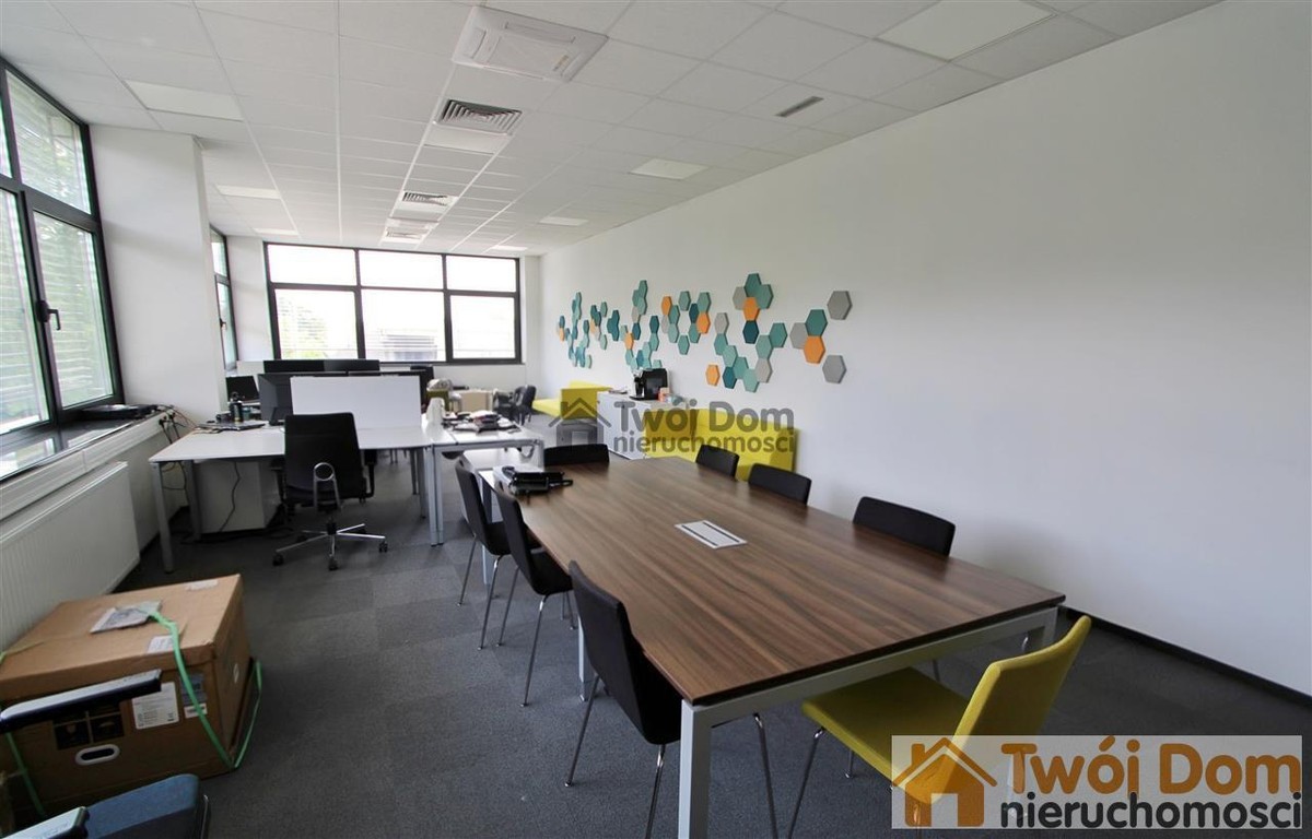 KARŁOWICE | Biuro 67 m²+zaplecze socjalne| Parking – pohled 3