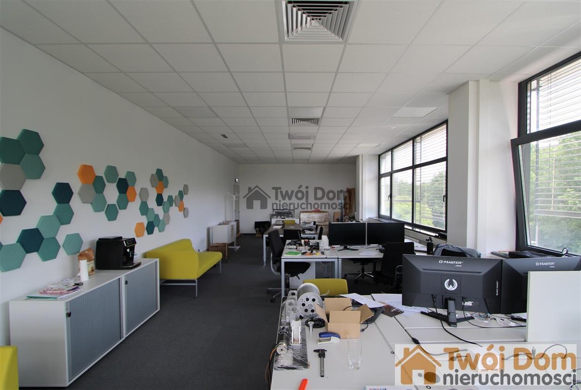 KARŁOWICE | Biuro 67 m²+zaplecze socjalne| Parking – pohled 4