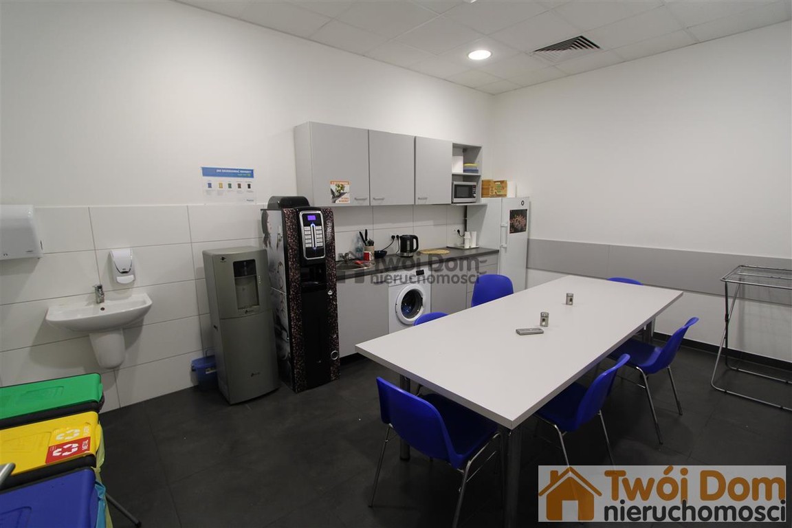 KARŁOWICE | Biuro 67 m²+zaplecze socjalne| Parking – pohled 5