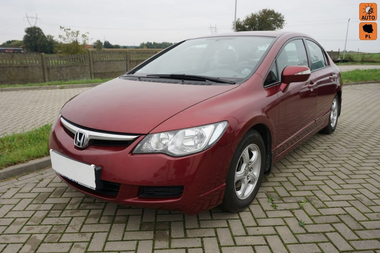 Honda Civic VIII 1.8 140KM Sedan salon