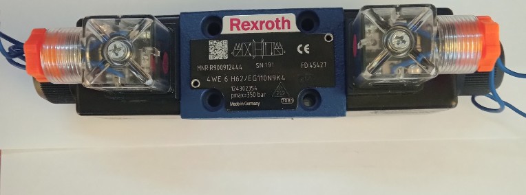 Zawór Rexroth R900965185 4WREE 10 W1-50-2X/G24K31/F1V-1