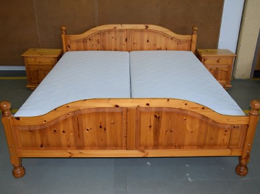 łóżko sosnowe z materacami i szafkami - komplet jak nowy -1